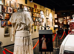 Tammy Wynette center display